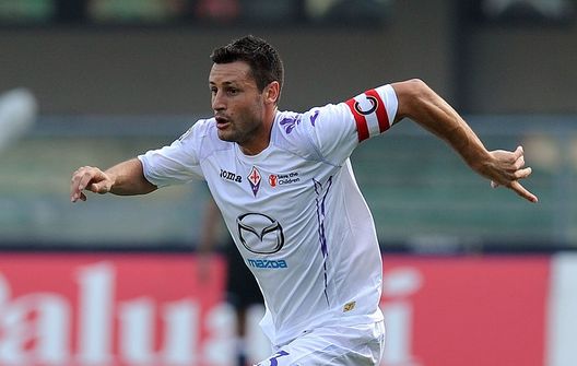 VERONA, ITALY - OCTOBER 21:  Manuel Pasqual of Fiorentina in action during the Serie A match between AC Chievo Verona and ACF Fiorentina at Stadio Marc'Antonio Bentegodi on October 21, 2012 in Verona, Italy.  (Photo by Giuseppe Bellini/Getty Images) 
