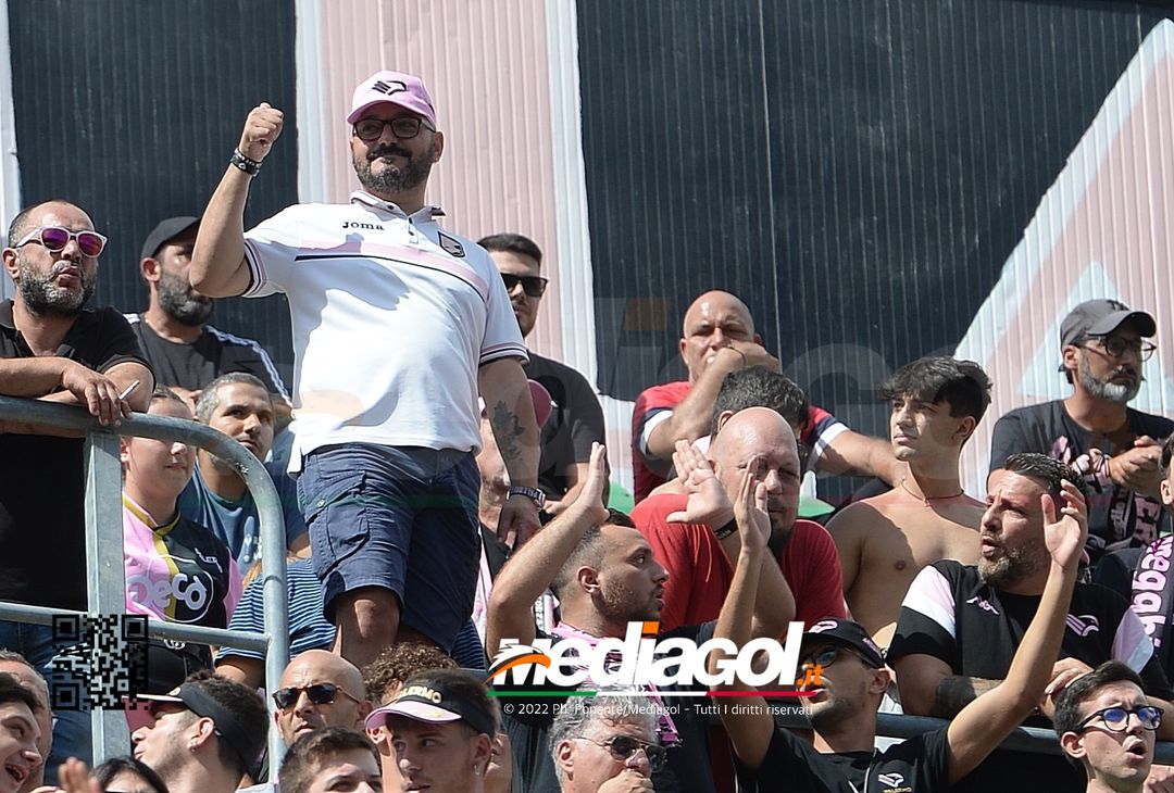 FOTOTIFO Palermo-Sudtirol 0-1, i tifosi allo Stadio “Renzo Barbera” (GALLERY) - immagine 45