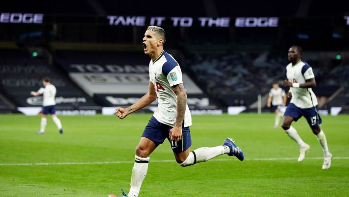 LONDON, ENGLAND - SEPTEMBER 29: Erik Lamela of Tottenham Hotspur celebrates after scoring his team's first goal during the Carabao Cup fourth round match between Tottenham Hotspur and Chelsea at Tottenham Hotspur Stadium on September 29, 2020 in London, England. Football Stadiums around United Kingdom remain empty due to the Coronavirus Pandemic as Government social distancing laws prohibit fans inside venues resulting in fixtures being played behind closed doors. (Photo by Matt Dunham - Pool/Getty Images) LONDON, ENGLAND - SEPTEMBER 29: Erik Lamela of Tottenham Hotspur celebrates after scoring his team's first goal during the Carabao Cup fourth round match between Tottenham Hotspur and Chelsea at Tottenham Hotspur Stadium on September 29, 2020 in London, England. Football Stadiums around United Kingdom remain empty due to the Coronavirus Pandemic as Government social distancing laws prohibit fans inside venues resulting in fixtures being played behind closed doors. (Photo by Matt Dunham - Pool/Getty Images)