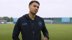 Ngonge: “Ringrazio i tifosi del Napoli per l’accoglienza, vi racconto la mia vita”