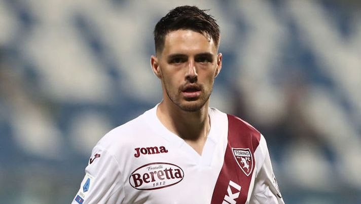 REGGIO NELL'EMILIA, ITALY - SEPTEMBER 17: Josip Brekalo of Torino FC looks on during the Serie A match between US Sassuolo and Torino FC at Mapei Stadium - Citta' del Tricolore on September 17, 2021 in Reggio nell'Emilia, Italy. (Photo by Marco Luzzani/Getty Images) Torino, le prove di formazione: la novità in difesa, gli esterni e l’attacco senza Pjaca - immagine 1