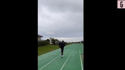 VIDEO / Jacobs non si ferma mai: corre anche sotto la pioggia