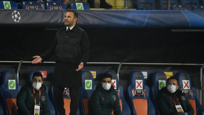 ISTANBUL, TURKEY - DECEMBER 02: Okan Buruk, head coach of Istanbul Basaksehir FK reacts during the UEFA Champions League Group H stage match between Istanbul Basaksehir and RB Leipzig at Basaksehir Fatih Terim Stadyumu on December 02, 2020 in Istanbul, Turkey. Sporting stadiums around Turkey remain under strict restrictions due to the Coronavirus Pandemic as Government social distancing laws prohibit fans inside venues resulting in games being played behind closed doors. (Photo by Burak Kara/Getty Images) ISTANBUL, TURKEY - DECEMBER 02: Okan Buruk, head coach of Istanbul Basaksehir FK reacts during the UEFA Champions League Group H stage match between Istanbul Basaksehir and RB Leipzig at Basaksehir Fatih Terim Stadyumu on December 02, 2020 in Istanbul, Turkey. Sporting stadiums around Turkey remain under strict restrictions due to the Coronavirus Pandemic as Government social distancing laws prohibit fans inside venues resulting in games being played behind closed doors. (Photo by Burak Kara/Getty Images)