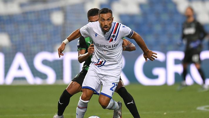 REGGIO NELL'EMILIA, ITALY - AUGUST 29: Fabio Quagliarella of UC Sampdoria competes for the ball with Jeremy Toljan of US Sassuolo during the Serie A match between US Sassuolo and UC Sampdoria at Mapei Stadium - Citta' del Tricolore on August 29, 2021 in Reggio nell'Emilia, Italy. (Photo by Alessandro Sabattini/Getty Images) REGGIO NELL'EMILIA, ITALY - AUGUST 29: Fabio Quagliarella of UC Sampdoria competes for the ball with Jeremy Toljan of US Sassuolo during the Serie A match between US Sassuolo and UC Sampdoria at Mapei Stadium - Citta' del Tricolore on August 29, 2021 in Reggio nell'Emilia, Italy. (Photo by Alessandro Sabattini/Getty Images)