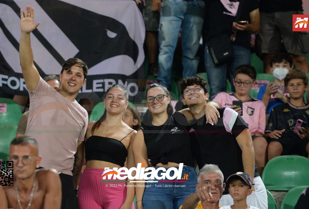 FOTOTIFO, Palermo-Genoa 1-0: i tifosi allo stadio “Renzo Barbera” (Gallery) - immagine 20