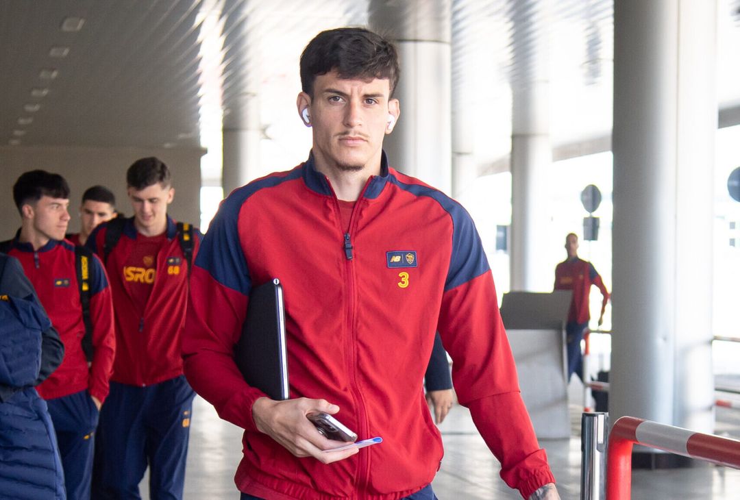 Roma in viaggio verso Leverkusen: presenti Dybala e gli indisponibili – FOTO GALLERY - immagine 20