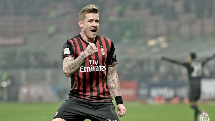 La gioia di Juraj Kucka per il gol dell'1-0 in Milan-Fiorentina (credits: acmilan.com) La gioia di Juraj Kucka per il gol dell'1-0 in Milan-Fiorentina (credits: acmilan.com)