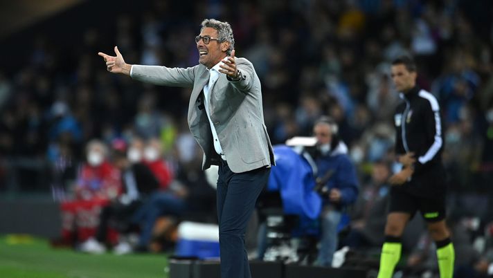 UDINE, ITALY - SEPTEMBER 20: Luca Gotti head coach of Udinese Calcio gestures during the Serie A match between Udinese Calcio and SSC Napoli at Dacia Arena on September 20, 2021 in Udine, Italy. (Photo by Alessandro Sabattini/Getty Images) UDINE, ITALY - SEPTEMBER 20: Luca Gotti head coach of Udinese Calcio gestures during the Serie A match between Udinese Calcio and SSC Napoli at Dacia Arena on September 20, 2021 in Udine, Italy. (Photo by Alessandro Sabattini/Getty Images)