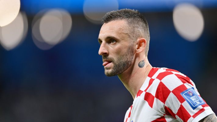 AL WAKRAH, QATAR - DECEMBER 05: Marcelo Brozovic of Croatia looks on during the FIFA World Cup Qatar 2022 Round of 16 match between Japan and Croatia at Al Janoub Stadium on December 05, 2022 in Al Wakrah, Qatar. (Photo by Dan Mullan/Getty Images) brozovic napoli inter