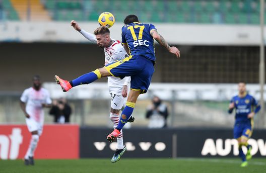 Confronto aereo al "Bentegodi" di Verona tra Castillejo e Ceccherini Confronto aereo al "Bentegodi" di Verona tra Castillejo e Ceccherini
