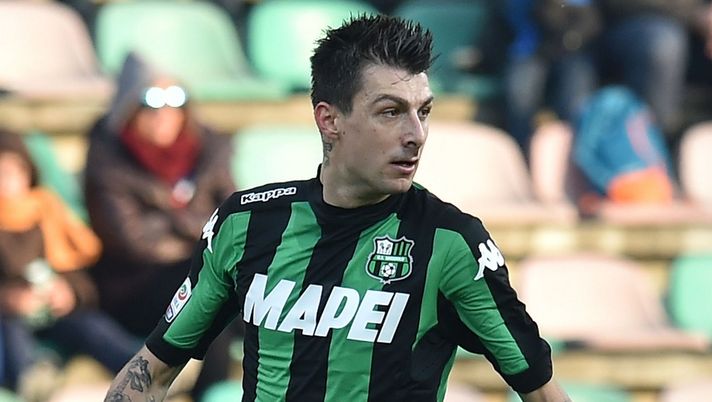 REGGIO NELL'EMILIA, ITALY - JANUARY 06: Francesco Acerbi of Sassuolo in action during the Serie A match between US Sassuolo Calcio and Frosinone Calcio at Mapei Stadium - Città del Tricolore on January 6, 2016 in Reggio nell'Emilia, Italy.  (Photo by Giuseppe Bellini/Getty Images) 