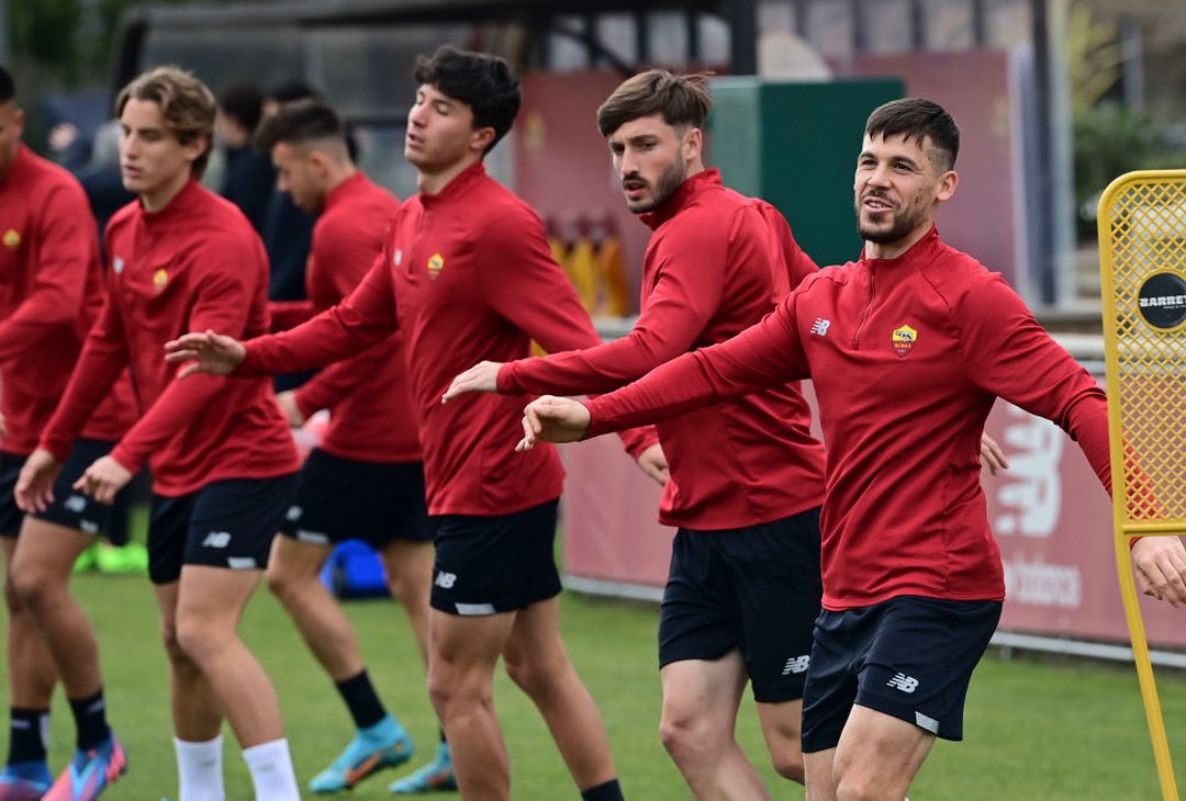 La Roma torna a Trigoria per gli allenamenti- FOTO GALLERY - immagine 2