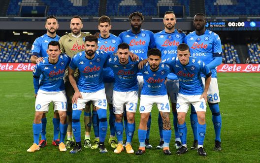  NAPLES, ITALY - FEBRUARY 03: Players of SSC Napoli pose for a team photograph prior to the Coppa Italia match between SSC Napoli and Atalanta BC at Stadio Diego Armando Maradona on February 03, 2021 in Naples, Italy. Sporting stadiums around Italy remain under strict restrictions due to the Coronavirus Pandemic as Government social distancing laws prohibit fans inside venues resulting in games being played behind closed doors. (Photo by Francesco Pecoraro/Getty Images) 