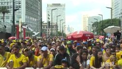 Brasile, la disperazione dei tifosi verdeoro a Rio e San Paolo | VIDEO