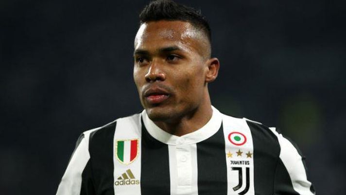 Ufficiale – Juventus, Alex Sandro positivo. Un aspetto preoccupa il Napoli: rischio cluster! Ufficiale – Juventus, Alex Sandro positivo. Un aspetto preoccupa il Napoli: rischio cluster!