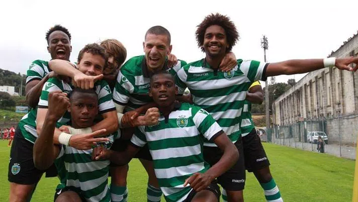 Tiago Djalo, Rafael Leao e Merih Demiral nel 2016 con la maglia dello Sporting Lisbona (credits: Official Tiago Djaló Twitter account)