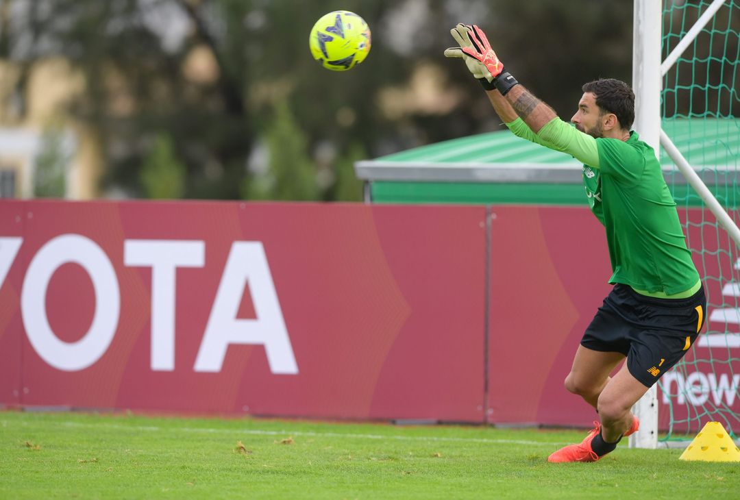 Roma, c’è Wijnaldum in gruppo. E torna anche Rui Patricio – FOTO GALLERY - immagine 89