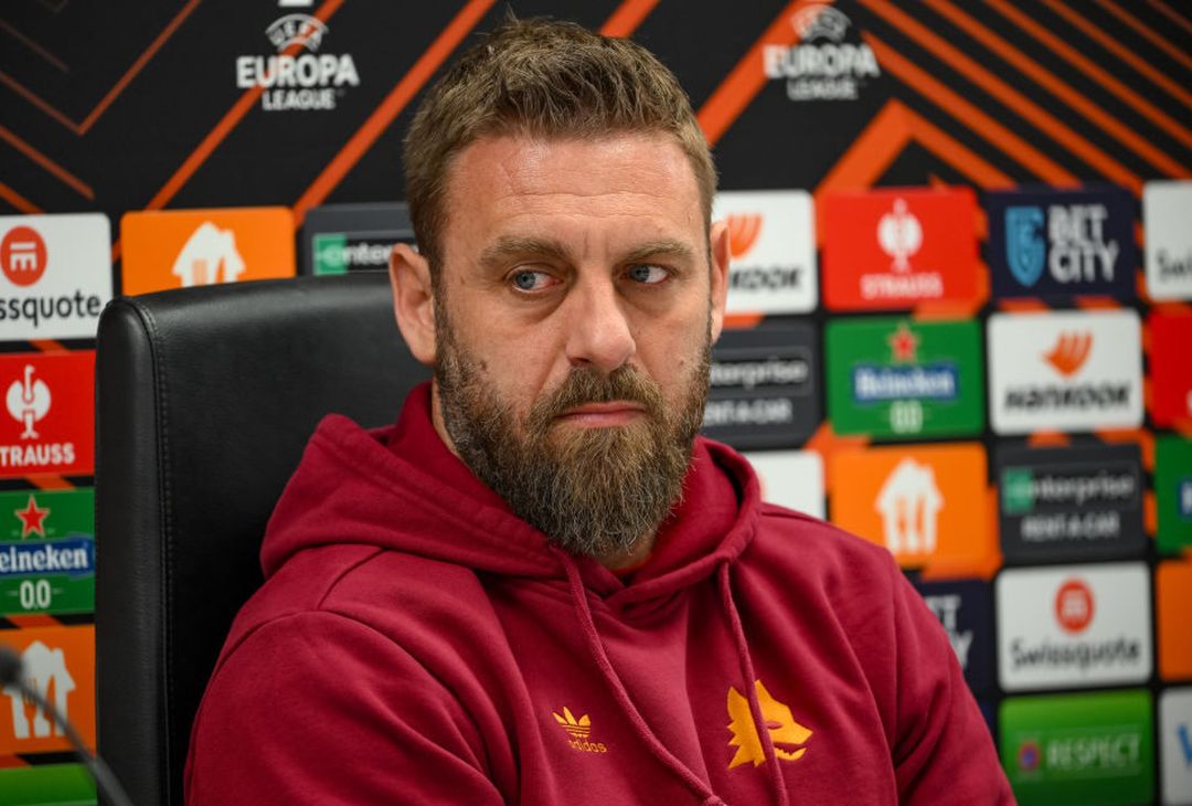 Roma, la conferenza stampa di De Rossi e Svilar prima del Feyenoord – FOTO GALLERY - immagine 5