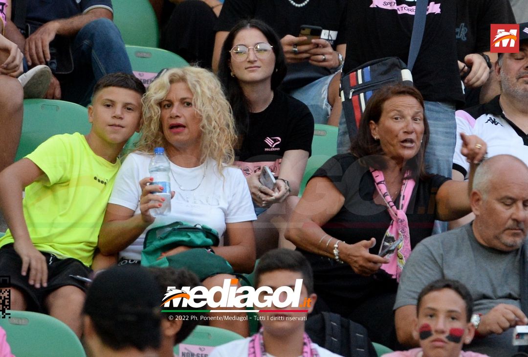 FOTOTIFO, Palermo-Perugia 2-0: i tifosi allo stadio Renzo Barbera (Gallery) - immagine 67