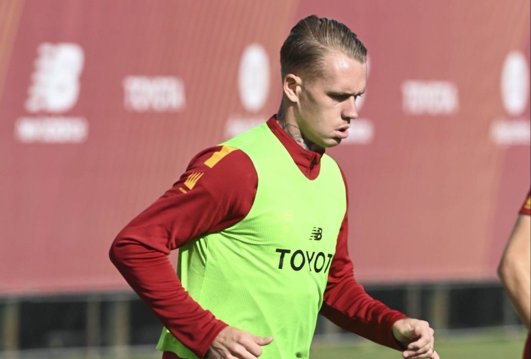 Trigoria, ripresa in vista del Betis: Karsdorp con il gruppo – FOTO GALLERY - immagine 55