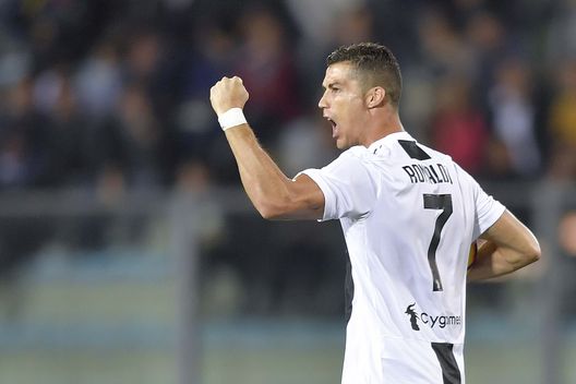 Juventus: Cristiano Ronaldo Dalla Francia: “Ciao Huston..Ronaldo manda un missile e fa vincere la Juve”- immagine 2