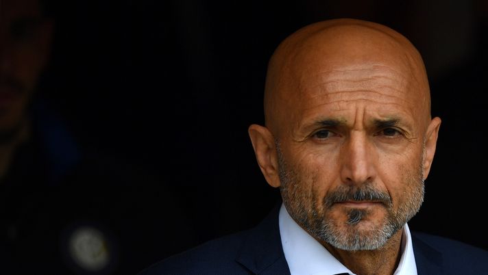 TURIN, ITALY - APRIL 08:  FC Internazionale head coach Luciano Spalletti looks on during the Serie A match between Torino FC and FC Internazionale at Stadio Olimpico di Torino on April 8, 2018 in Turin, Italy.  (Photo by Valerio Pennicino/Getty Images) 