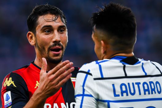 GENOA, ITALY - OCTOBER 24: Edoardo Goldaniga of Genoa chats with Lautaro Martinez of Inter during the Serie A match between Genoa CFC and Fc Internazionale at Stadio Luigi Ferraris on September 20, 2020 in Genoa, Italy. (Photo by Paolo Rattini/Getty Images) GENOA, ITALY - OCTOBER 24: Edoardo Goldaniga of Genoa chats with Lautaro Martinez of Inter during the Serie A match between Genoa CFC and Fc Internazionale at Stadio Luigi Ferraris on September 20, 2020 in Genoa, Italy. (Photo by Paolo Rattini/Getty Images)