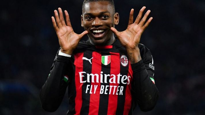 AC Milan's Portuguese forward Rafael Leao celebrates after opening the scoring during the Italian Serie A football match between SSC Napoli and AC Milan on April 2, 2023 at the Diego-Maradona stadium in Naples. (Photo by Tiziana FABI / AFP) (Photo by TIZIANA FABI/AFP via Getty Images) Voti fantacalcio: Brahim e Leao show! Politano quanto Lozano, affondano Rrahmani e Kim - immagine 1