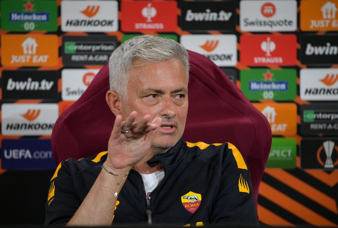Roma, la conferenza stampa di Mourinho nel Media Day di Trigoria – FOTO GALLERY - immagine 13