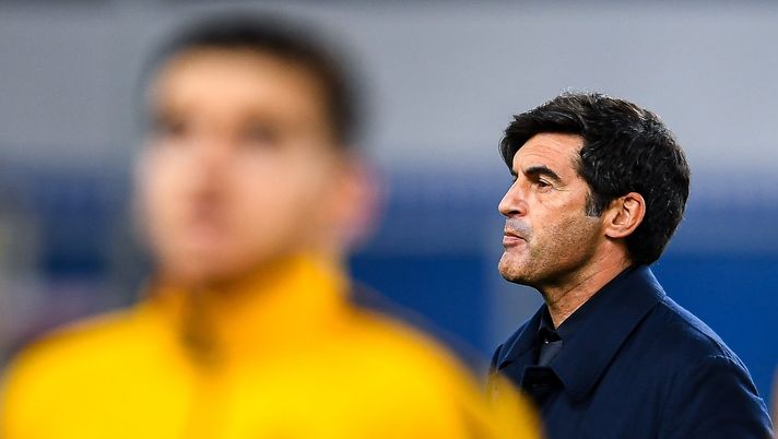 GENOA, ITALY - MAY 2: Paulo Fonseca head coach of Roma (R) enters the pitch before the Serie A match between UC Sampdoria and AS Roma at Stadio Luigi Ferraris on May 2, 2021 in Genoa, Italy. (Photo by Getty Images) 