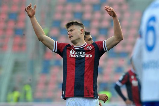 BOLOGNA, ITALY - FEBRUARY 06: Mattias Svanberg of Bologna FC in action during the Serie A match between Bologna FC and Empoli FC at Stadio Renato Dall'Ara on February 06, 2022 in Bologna, Italy. (Photo by Mario Carlini / Iguana Press/Getty Images) Consigli Fantacalcio, 5 centrocampisti per la 36a giornata: Ederson può trovare la via del gol!- immagine 6