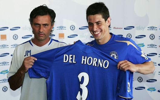 COBHAM, ENGLAND - JULY 12: New Chelsea signing Asier Del Horno with his manager Jose Mourinho pose for a photograph during the Chelsea Football Club Press Conference at Chelsea Training Ground on July 12, 2005 in Cobham, England. (Photo by Christopher Lee/Getty Images) COBHAM, ENGLAND - JULY 12: New Chelsea signing Asier Del Horno with his manager Jose Mourinho pose for a photograph during the Chelsea Football Club Press Conference at Chelsea Training Ground on July 12, 2005 in Cobham, England. (Photo by Christopher Lee/Getty Images)