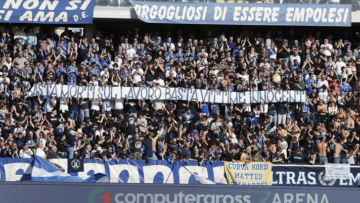 Crollo di Via Mariti, lo striscione a Empoli: “Basta morti sul lavoro” - immagine 1