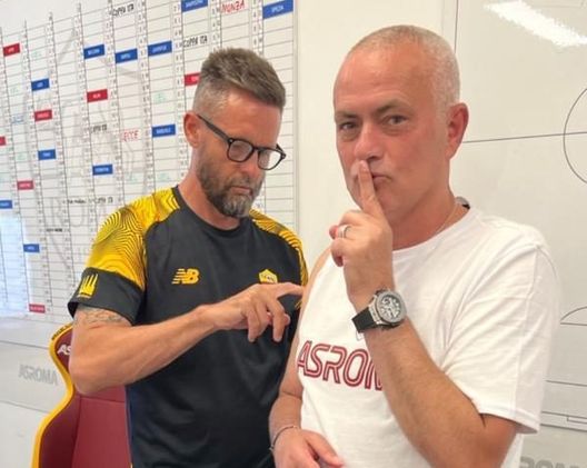 Mourinho pronto a svelare il tatuaggio per la Conference: la foto aumenta l’attesa Mourinho pronto a svelare il tatuaggio per la Conference: la foto aumenta l’attesa - immagine 1