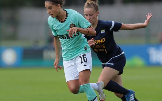 TRENTO, ITALY - AUGUST 09: Eleonora Goldoni of FC Internazionale is challenged during the friendly match between FC Internazionale Women and Trento Clarentia on August 9, 2019 in Trento, Italy. (Photo by Emilio Andreoli - Inter/Inter via Getty Images) TRENTO, ITALY - AUGUST 09: Eleonora Goldoni of FC Internazionale is challenged during the friendly match between FC Internazionale Women and Trento Clarentia on August 9, 2019 in Trento, Italy. (Photo by Emilio Andreoli - Inter/Inter via Getty Images)