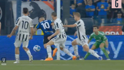 VIDEO Juventus-Inter, prima Lautaro Martinez e poi De Vrij: i due falli da rigore