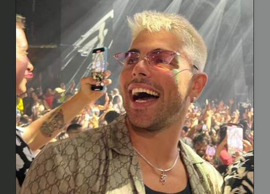 FOTO – Sottil, sei tu? L’esterno viola si “trasforma” in discoteca FOTO – Sottil, sei tu? L’esterno viola si “trasforma” in discoteca - immagine 1