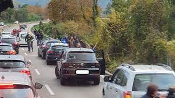 Scontri al derby Avellino-Paganese: 20 indagati per violenza e danneggiamenti- immagine 2