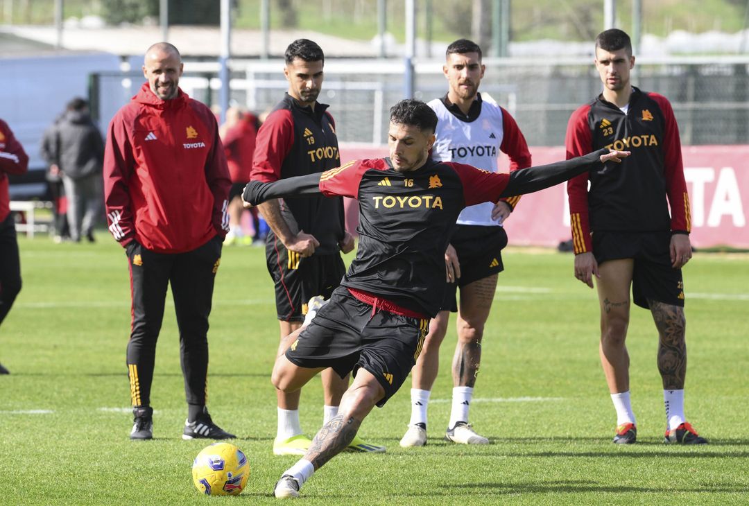 Roma, l’allenamento in vista dell’Inter: pronto il rientro di Smalling – FOTOGALLERY - immagine 7