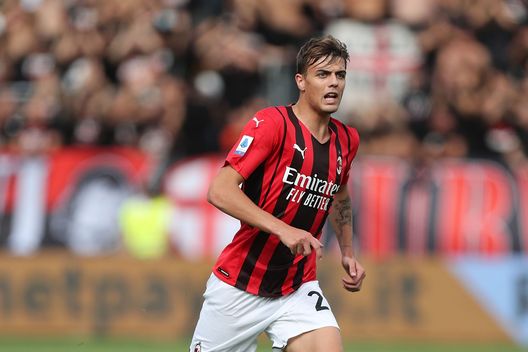 Daniel Maldini durante la sua prima uscita da titolare con la maglia del Milan. Daniel Maldini durante la sua prima uscita da titolare con la maglia del Milan.