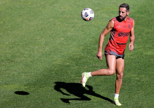 Mauricio Isla (getty images) Mauricio Isla (getty images)
