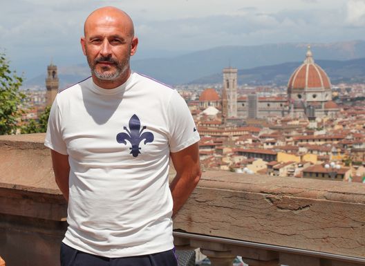 GERMOGLI PH 15 LUGLIO 2021 FIRENZE PIAZZALE MICHELANGELO LA LOGGIA PRESENTAZIONE DEL NUOVO ALLENATORE DELLA FIORENTINA VINCENZO ITALIANO NELLA FOTO VINCENZO ITALIANO GERMOGLI PH 15 LUGLIO 2021 FIRENZE PIAZZALE MICHELANGELO LA LOGGIA PRESENTAZIONE DEL NUOVO ALLENATORE DELLA FIORENTINA VINCENZO ITALIANO NELLA FOTO VINCENZO ITALIANO