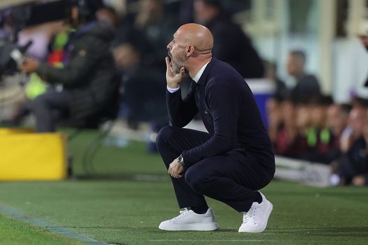 FLORENCE, ITALY - NOVEMBER 09: Vincenzo Italiano manager of ACF Fiorentina gestures during the Serie A match between ACF Fiorentina and Salernitana at Stadio Artemio Franchi on November 9, 2022 in Florence, Italy. (Photo by Gabriele Maltinti/Getty Images) Fiorentina, le amichevoli: alla ricerca di ritmo e continuità- immagine 2