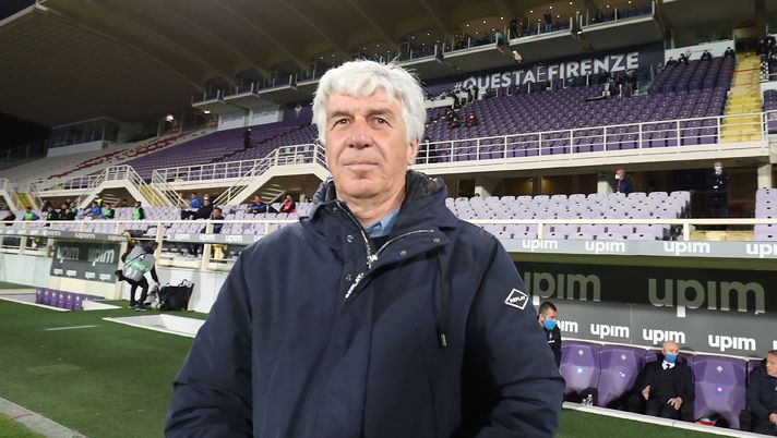 FLORENCE, ITALY - APRIL 11: Gian Piero Gasperini manager of Atalanta BC looks on during the Serie A match between ACF Fiorentina  and Atalanta BC at Stadio Artemio Franchi on April 11, 2021 in Florence, Italy.  (Photo by Gabriele Maltinti/Getty Images) 