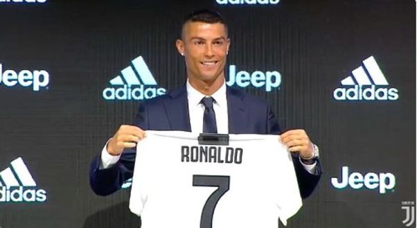 Cristiano Ronaldo Cristiano Ronaldo pronuncia le sue prime parole da giocatore della Juventus in conferenza stampa