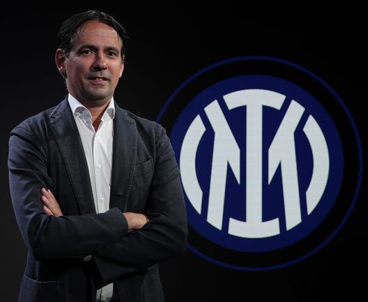 COMO, ITALY - JUNE 03: FC Internazionale head coach new signing Simone Inzaghi poses at the club's training ground Suning Training Center in memory of Angelo Moratti on June 03, 2021 in Como, Italy. (Photo by Emilio Andreoli - Inter/Inter via Getty Images) COMO, ITALY - JUNE 03: FC Internazionale head coach new signing Simone Inzaghi poses at the club's training ground Suning Training Center in memory of Angelo Moratti on June 03, 2021 in Como, Italy. (Photo by Emilio Andreoli - Inter/Inter via Getty Images)