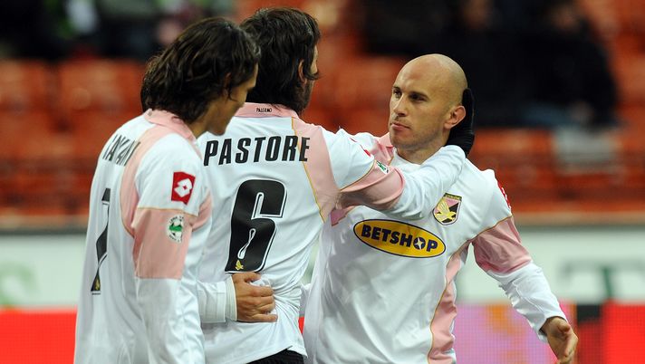 FOTO: Bresciano e il Palermo, un amore statuario! Mark in città…  FOTO: Bresciano e il Palermo, un amore statuario! Mark in città…