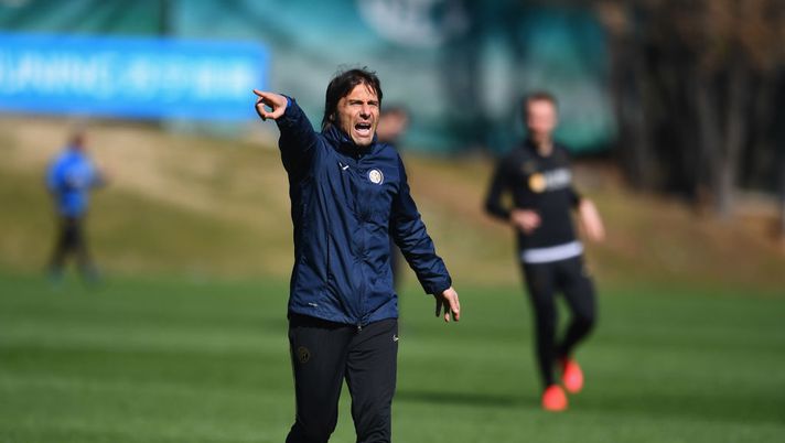 COMO, ITALY - MARCH 04:  Head coach FC Internazionale Antonio Conte looks on during FC Internazionale training session at Appiano Gentile on March 4, 2020 in Como, Italy.  (Photo by Claudio Villa - Inter/Inter via Getty Images) 