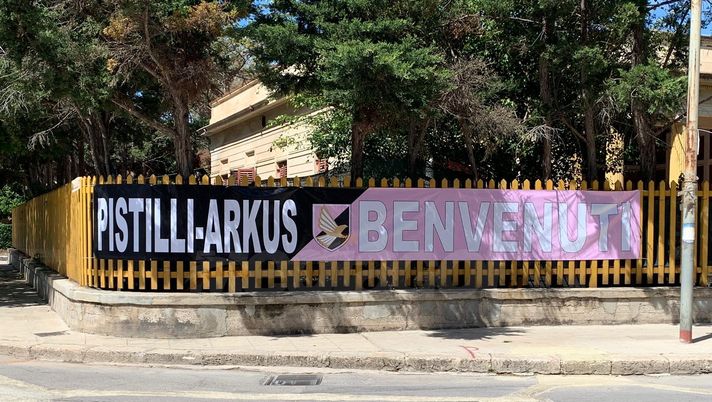 FOTO Palermo-Arkus Network, lo striscione: “Benvenuti” 