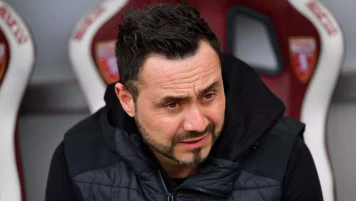 TURIN, ITALY - MARCH 17: Roberto De Zerbi, Head Coach of Sassuolo looks on prior to the Serie A match between Torino FC and US Sassuolo at Stadio Olimpico di Torino on March 17, 2021 in Turin, Italy. Sporting stadiums around Italy remain under strict restrictions due to the Coronavirus Pandemic as Government social distancing laws prohibit fans inside venues resulting in games being played behind closed doors. (Photo by Valerio Pennicino/Getty Images)